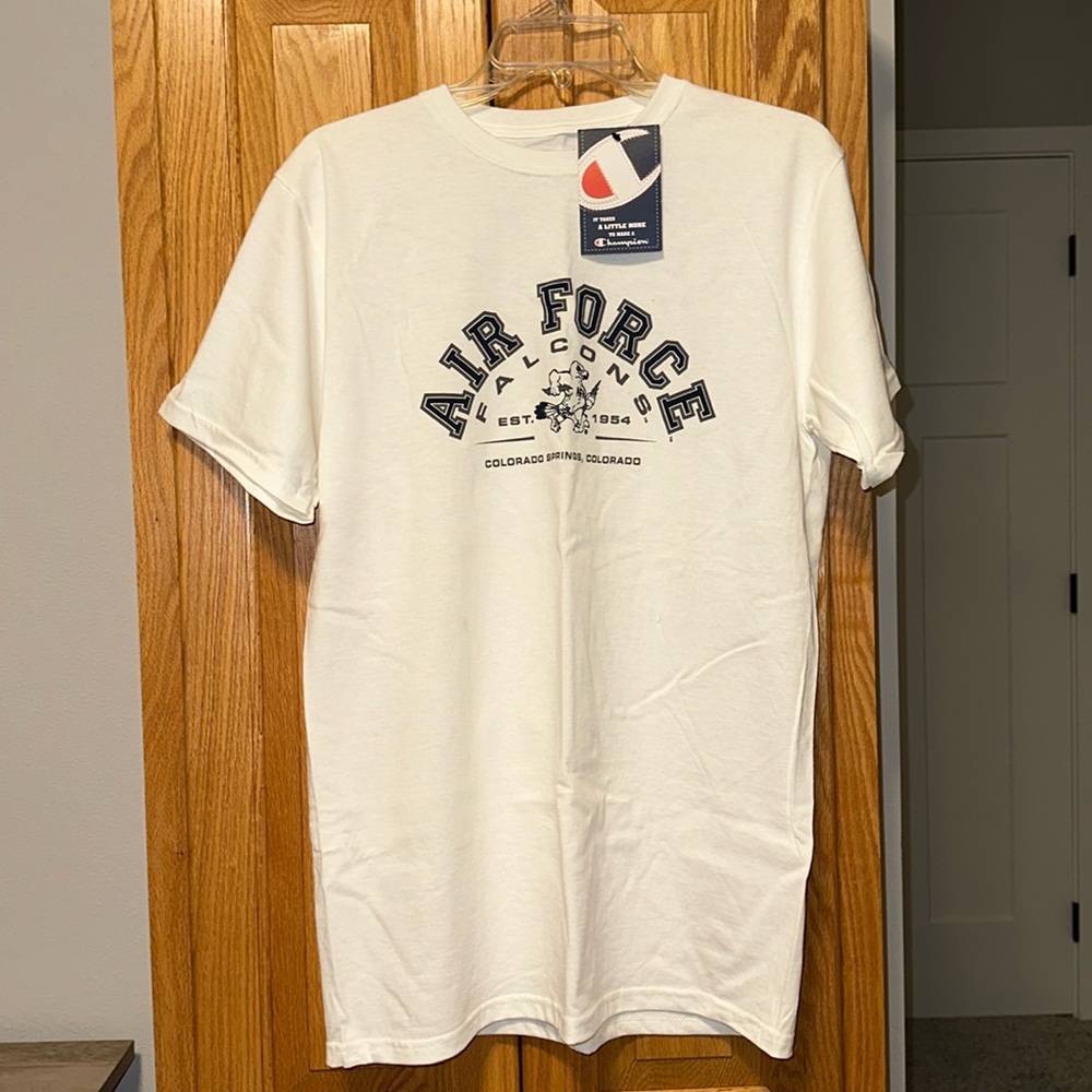 NWT Champion T-shirt Air Force Falcons Colorado Springs, Colorado size M